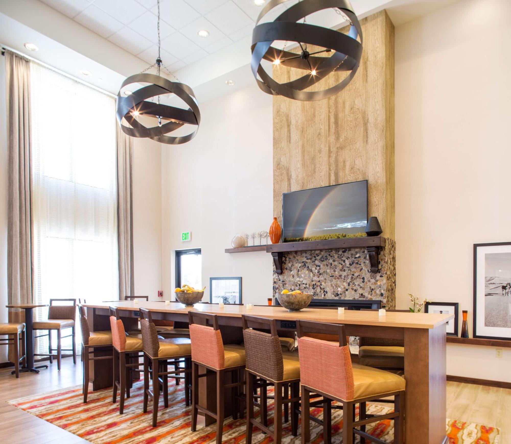 Hampton Inn & Suites Уайтфиш Екстериор снимка