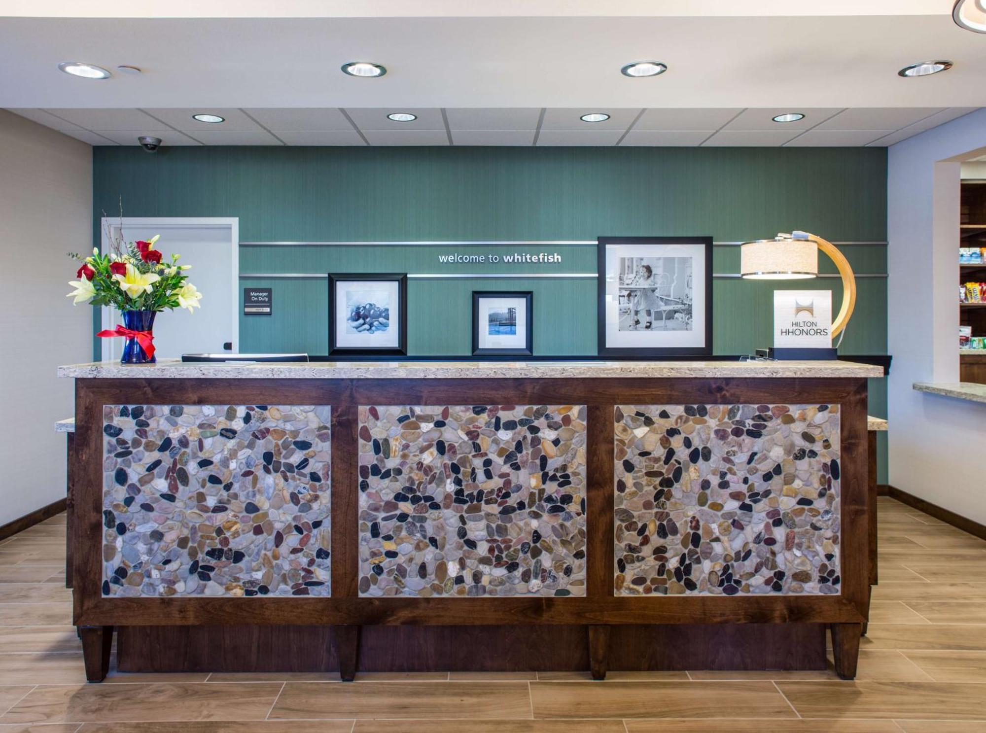 Hampton Inn & Suites Уайтфиш Екстериор снимка