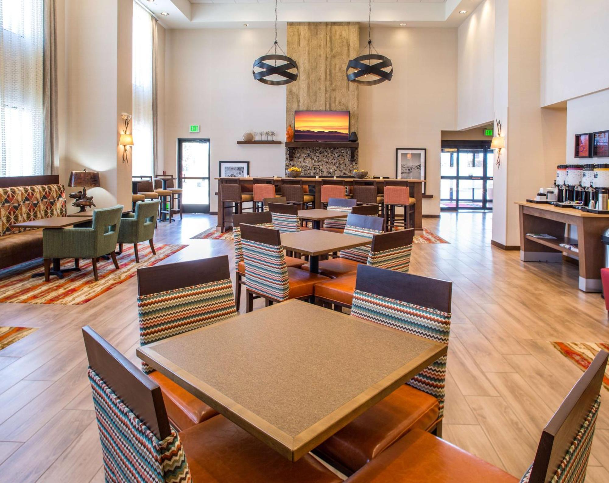 Hampton Inn & Suites Уайтфиш Екстериор снимка
